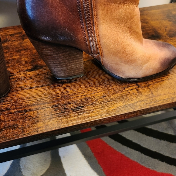 Vince Camuto "Hadley" leather booties - Picture 14 of 15